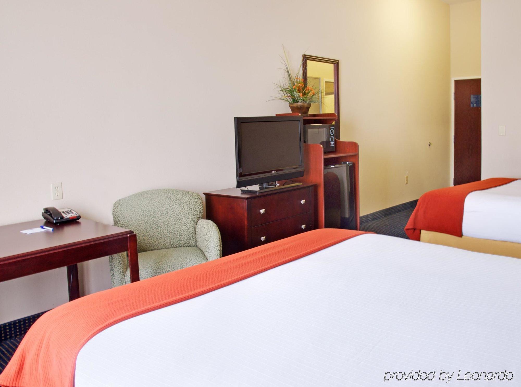 Holiday Inn Express Hotel And Suites Orange, An Ihg Hotel Стая снимка